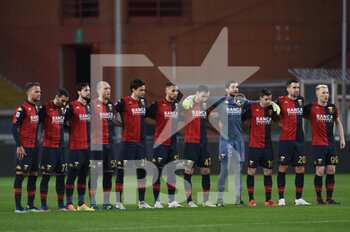 2021-02-20 - La formazione del Genoa, durante il minuto di silenzio per la morte del ex calciatore Bellugi - GENOA VS HELLAS VERONA - ITALIAN SERIE A - SOCCER