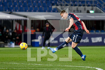 2021-02-27 - Mattias Svanberg (Bologna) tries to score a goal - BOLOGNA FC VS SS LAZIO - ITALIAN SERIE A - SOCCER