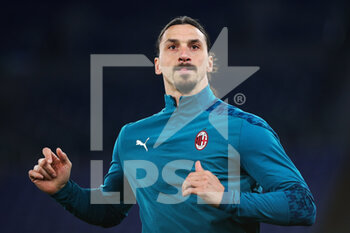 2021-02-28 - Zlatan Ibrahimovic of Milan warming up before the Italian championship Serie A football match between AS Roma and AC Milan on February 28, 2021 at Stadio Olimpico in Rome, Italy - Photo Federico Proietti / DPPI - AS ROMA AND AC MILAN - ITALIAN SERIE A - SOCCER