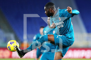 2021-02-28 - Fikayo Tomori of Milan in action during the Italian championship Serie A football match between AS Roma and AC Milan on February 28, 2021 at Stadio Olimpico in Rome, Italy - Photo Federico Proietti / DPPI - AS ROMA AND AC MILAN - ITALIAN SERIE A - SOCCER