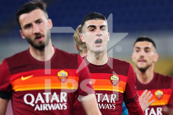 2021-02-28 - Gianluca Mancini of Roma (C) reacts during the Italian championship Serie A football match between AS Roma and AC Milan on February 28, 2021 at Stadio Olimpico in Rome, Italy - Photo Federico Proietti / DPPI - AS ROMA AND AC MILAN - ITALIAN SERIE A - SOCCER