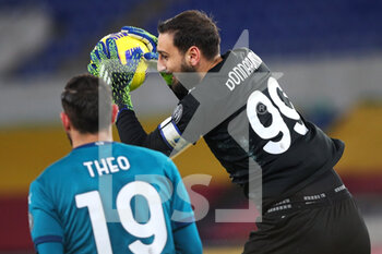2021-02-28 - Gianluigi Donnarumma of Milan in action during the Italian championship Serie A football match between AS Roma and AC Milan on February 28, 2021 at Stadio Olimpico in Rome, Italy - Photo Federico Proietti / DPPI - AS ROMA AND AC MILAN - ITALIAN SERIE A - SOCCER