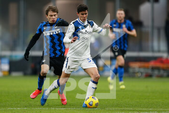 2021-03-08 - Matteo Pessina (Atalanta) e Nicolo Barella (FC Internazionale) - FC INTERNAZIONALE VS ATALANTA BC - ITALIAN SERIE A - SOCCER