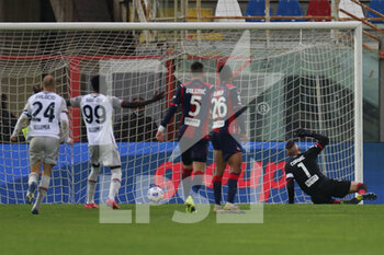 2021-03-20 - Andreas Skov Olsen (Bologna FC) scores a goal of 2-3 during the Serie A soccer match between Crotone FC - Bologna FC, Stadio Ezio Scida on March 20, 2021 in Crotone Italy - FC CROTONE VS BOLOGNA FC - ITALIAN SERIE A - SOCCER