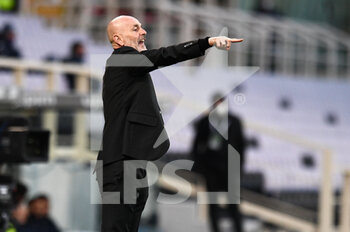 2021-03-21 - Stefano Pioli coach of AC Milan gestures - ACF FIORENTINA VS AC MILAN - ITALIAN SERIE A - SOCCER