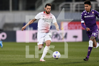 2021-03-21 - Hakan Calhanoglu (AC Milan) - ACF FIORENTINA VS AC MILAN - ITALIAN SERIE A - SOCCER