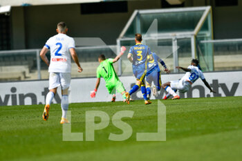 2021-03-21 - Duvan Zapata (Atalanta BC) scores a goal 0-2 - HELLAS VERONA VS ATALANTA BC - ITALIAN SERIE A - SOCCER