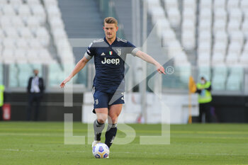 2021-03-21 - Matthijs De Ligt (Juventus FC) controls the ball - JUVENTUS FC VS BENEVENTO CALCIO - ITALIAN SERIE A - SOCCER