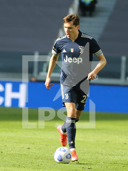 2021-03-21 - Federico Chiesa (Juventus FC) controls the ball - JUVENTUS FC VS BENEVENTO CALCIO - ITALIAN SERIE A - SOCCER