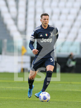 2021-03-21 - Federico Bernardeschi (Juventus FC) controls the ball - JUVENTUS FC VS BENEVENTO CALCIO - ITALIAN SERIE A - SOCCER
