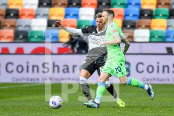 2021-03-21 - Manuel Lazzari (Lazio) in action against Jens Stryger Larsen (Udinese) - UDINESE CALCIO VS SS LAZIO - ITALIAN SERIE A - SOCCER
