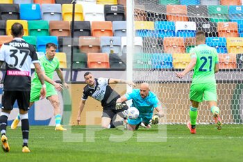 2021-03-21 - Jose' Manuel Reina Paez (Lazio) saves a goal - UDINESE CALCIO VS SS LAZIO - ITALIAN SERIE A - SOCCER