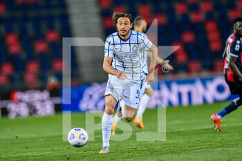 2021-04-03 - Matteo Darmian (FC Inter) in action - BOLOGNA FC VS INTER - FC INTERNAZIONALE - ITALIAN SERIE A - SOCCER