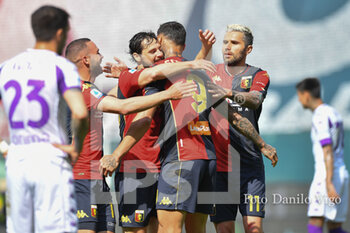 2021-04-03 - team Genoa celebrates after scoring a goal - GENOA CFC VS ACF FIORENTINA - ITALIAN SERIE A - SOCCER