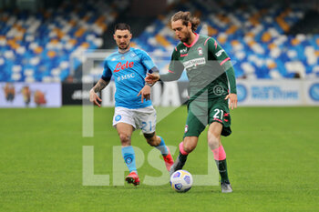 2021-04-03 - Niccolò Zanellato (Crotone FC) and Matteo Politano (SSC Napoli) - SSC NAPOLI VS FC CROTONE - ITALIAN SERIE A - SOCCER