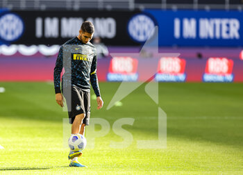 2021-04-07 - Achraf Hakimi of FC Internazionale warms up during the Serie A 2020/21 football match between FC Internazionale vs US Sassuolo at the San Siro Stadium, Milan, Italy on April 07, 2021 - Photo FCI / Fabrizio Carabelli - INTER - FC INTERNAZIONALE VS US SASSUOLO - ITALIAN SERIE A - SOCCER