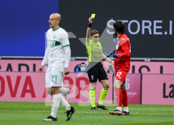 2021-04-07 - Andrea Consigli of US Sassuolo yellow card during the Serie A 2020/21 football match between FC Internazionale vs US Sassuolo at the San Siro Stadium, Milan, Italy on April 07, 2021 - Photo FCI / Fabrizio Carabelli - INTER - FC INTERNAZIONALE VS US SASSUOLO - ITALIAN SERIE A - SOCCER