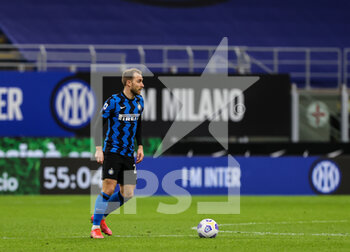 2021-04-07 - Christian Eriksen of FC Internazionale in action during the Serie A 2020/21 football match between FC Internazionale vs US Sassuolo at the San Siro Stadium, Milan, Italy on April 07, 2021 - Photo FCI / Fabrizio Carabelli - INTER - FC INTERNAZIONALE VS US SASSUOLO - ITALIAN SERIE A - SOCCER