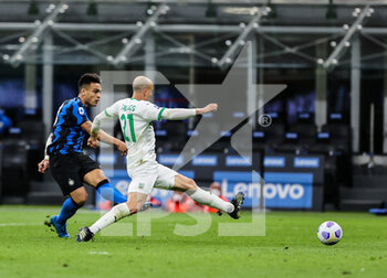 2021-04-07 - Lautaro Martínez of FC Internazionale scores a goal during the Serie A 2020/21 football match between FC Internazionale vs US Sassuolo at the San Siro Stadium, Milan, Italy on April 07, 2021 - Photo FCI / Fabrizio Carabelli - INTER - FC INTERNAZIONALE VS US SASSUOLO - ITALIAN SERIE A - SOCCER