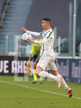 2021-04-07 - Cristiano Ronaldo (Juventus FC) controls the ball - JUVENTUS FC VS SSC NAPOLI - ITALIAN SERIE A - SOCCER