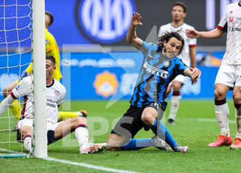 2021-04-11 - Matteo Darmian of FC Internazionale scores a goal during the Serie A 2020/21 football match between FC Internazionale vs Cagliari Calcio at the Giuseppe Meazza Stadium, Milan, Italy on April 11, 2021 - Photo FCI / Fabrizio Carabelli - INTER - FC INTERNAZIONALE VS CAGLIARI CALCIO - ITALIAN SERIE A - SOCCER