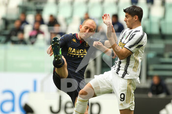 2021-04-11 - Andrea Masiello (CFC Genoa) vs Alvaro Morata (Juventus FC) - JUVENTUS FC VS GENOA CFC - ITALIAN SERIE A - SOCCER