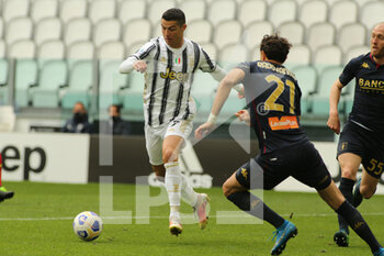 2021-04-11 - Cristiano Ronaldo (Juventus FC) shots on goal - JUVENTUS FC VS GENOA CFC - ITALIAN SERIE A - SOCCER