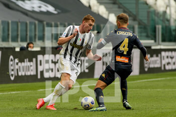 2021-04-11 - Domenico Criscito (CFC Genoa) vs Dejan Kulusevski (Juventus FC) - JUVENTUS FC VS GENOA CFC - ITALIAN SERIE A - SOCCER