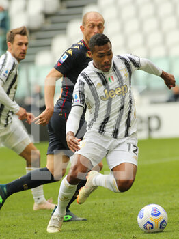 2021-04-11 - Alex Sandro Lobo Silva (Juventus FC) in dangerous action shots on goal - JUVENTUS FC VS GENOA CFC - ITALIAN SERIE A - SOCCER