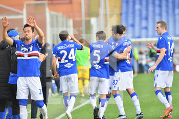 2021-04-17 - I goiocatori della Samdoria, esultano dopo la rete dei MANOLO GABBIADINI (Sampdoria) su calcio di rigore - SAMPDORIA VS HELLAS VERONA - ITALIAN SERIE A - SOCCER
