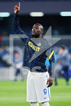 2021-04-18 - Romelu Lukaku of Internazionale gestures during warm up before the Italian championship Serie A football match between SSC Napoli and FC Internazionale on April 18, 2021 at Diego Armando Maradona Stadium in Naples, Italy - Photo Federico Proietti / DPPI - SSC NAPOLI VS INTER - FC INTERNAZIONALE - ITALIAN SERIE A - SOCCER