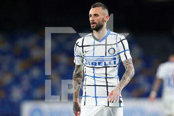 2021-04-18 - Marcelo Brozovic of Internazionale reacts during the Italian championship Serie A football match between SSC Napoli and FC Internazionale on April 18, 2021 at Diego Armando Maradona Stadium in Naples, Italy - Photo Federico Proietti / DPPI - SSC NAPOLI VS INTER - FC INTERNAZIONALE - ITALIAN SERIE A - SOCCER