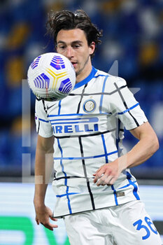 2021-04-18 - Matteo Darmian of Internazionale in action during the Italian championship Serie A football match between SSC Napoli and FC Internazionale on April 18, 2021 at Diego Armando Maradona Stadium in Naples, Italy - Photo Federico Proietti / DPPI - SSC NAPOLI VS INTER - FC INTERNAZIONALE - ITALIAN SERIE A - SOCCER