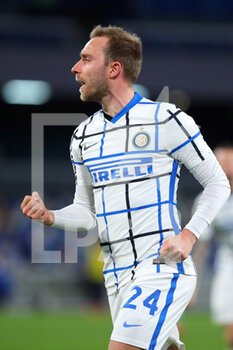 2021-04-18 - Christian Eriksen of Internazionale celebrates after scoring 1-1 goal during the Italian championship Serie A football match between SSC Napoli and FC Internazionale on April 18, 2021 at Diego Armando Maradona Stadium in Naples, Italy - Photo Federico Proietti / DPPI - SSC NAPOLI VS INTER - FC INTERNAZIONALE - ITALIAN SERIE A - SOCCER