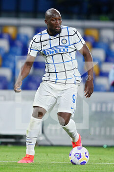 2021-04-18 - Romelu Lukaku of Internazionale in action during the Italian championship Serie A football match between SSC Napoli and FC Internazionale on April 18, 2021 at Diego Armando Maradona Stadium in Naples, Italy - Photo Federico Proietti / DPPI - SSC NAPOLI VS INTER - FC INTERNAZIONALE - ITALIAN SERIE A - SOCCER