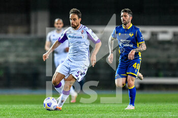 2021-04-20 - Giacomo Bonaventura (ACF Fiorentina) and Daniel Bessa (Hellas Verona) - HELLAS VERONA VS ACF FIORENTINA - ITALIAN SERIE A - SOCCER