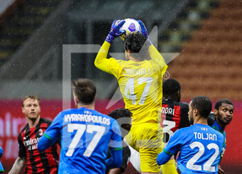 2021-04-21 - Andrea Consigli of US Sassuolo in action during the Serie A 2020/21 football match between AC Milan vs US Sassuolo at Giuseppe Meazza Stadium, Milan, Italy on April 21, 2021 - Photo FCI / Fabrizio Carabelli - AC MILAN VS US SASSUOLO - ITALIAN SERIE A - SOCCER