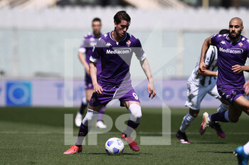 2021-04-25 -  Dusan Vlahovic of ACF Fiorentina in action - ACF FIORENTINA VS JUVENTUS FC - ITALIAN SERIE A - SOCCER
