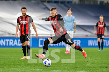 2021-04-26 - Ante Rebic of AC Milan seen in action during the Italian Football Championship League A 2020/2021 match between SS Lazio vs AC Milan at the Olimpic Stadium in Rome. - SS LAZIO VS AC MILAN - ITALIAN SERIE A - SOCCER