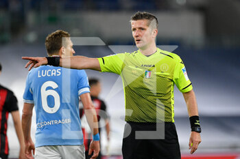 2021-04-26 - Daniele Orsato referee seen in action during the Italian Football Championship League A 2020/2021 match between SS Lazio vs AC Milan at the Olimpic Stadium in Rome. - SS LAZIO VS AC MILAN - ITALIAN SERIE A - SOCCER