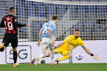 2021-04-26 - goal disallowed for offside of Manuel Lazzari of SS Lazio seen in action during the Italian Football Championship League A 2020/2021 match between SS Lazio vs AC Milan at the Olimpic Stadium in Rome. - SS LAZIO VS AC MILAN - ITALIAN SERIE A - SOCCER