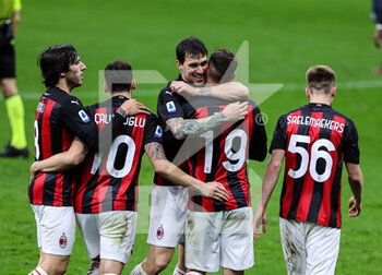 2021-05-01 - Theo Hernandez of AC Milan celebrates with his teammates during the Serie A 2020/21 football match between AC Milan vs Benevento Calcio at Giuseppe Meazza Stadium, Milan, Italy on May 01, 2021 - Photo FCI / Fabrizio Carabelli - AC MILAN VS BENEVENTO CALCIO - ITALIAN SERIE A - SOCCER