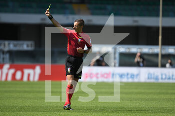 2021-05-09 - L'arbitro dell'incontro Davide Massa ammonisce Ivan Juric (coach Hellas Verona) - HELLAS VERONA VS TORINO FC - ITALIAN SERIE A - SOCCER