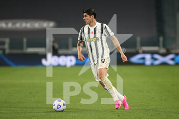 2021-05-09 - Alvaro Morata (Juventus FC) controls the ball - JUVENTUS FC VS AC MILAN - ITALIAN SERIE A - SOCCER