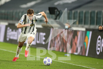 2021-05-09 - Federico Chiesa (Juventus FC) sprints towards the ball - JUVENTUS FC VS AC MILAN - ITALIAN SERIE A - SOCCER