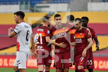 2021-05-09 - Lorenzo Pellegrini of AS Roma celebrates after scoring goal 3-0 seen in action during the Italian Football Championship League A 2020/2021 match between AS Roma vs FC Crotone at the Olimpic Stadium in Rome. - AS ROMA VS FC CROTONE - ITALIAN SERIE A - SOCCER