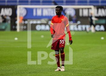 2021-05-12 - Ebrima Darboe of AS Roma warms up during the Serie A 2020/21 football match between FC Internazionale and AS Roma at Giuseppe Meazza Stadium, Milan, Italy on May 12, 2021 - Photo FCI / Fabrizio Carabelli - INTER - FC INTERNAZIONALE VS AS ROMA - ITALIAN SERIE A - SOCCER