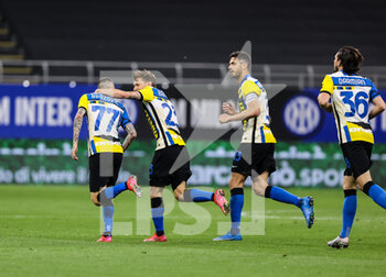 2021-05-12 - Marcelo Brozovic of FC Internazionale celebrates after scoring a goal during the Serie A 2020/21 football match between FC Internazionale and AS Roma at Giuseppe Meazza Stadium, Milan, Italy on May 12, 2021 - Photo FCI / Fabrizio Carabelli - INTER - FC INTERNAZIONALE VS AS ROMA - ITALIAN SERIE A - SOCCER