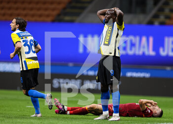 2021-05-12 - Romelu Lukaku of FC Internazionale reacts during the Serie A 2020/21 football match between FC Internazionale and AS Roma at Giuseppe Meazza Stadium, Milan, Italy on May 12, 2021 - Photo FCI / Fabrizio Carabelli - INTER - FC INTERNAZIONALE VS AS ROMA - ITALIAN SERIE A - SOCCER