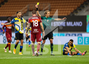 2021-05-12 - Davide Santon of AS Roma yellow card during the Serie A 2020/21 football match between FC Internazionale and AS Roma at Giuseppe Meazza Stadium, Milan, Italy on May 12, 2021 - Photo FCI / Fabrizio Carabelli - INTER - FC INTERNAZIONALE VS AS ROMA - ITALIAN SERIE A - SOCCER